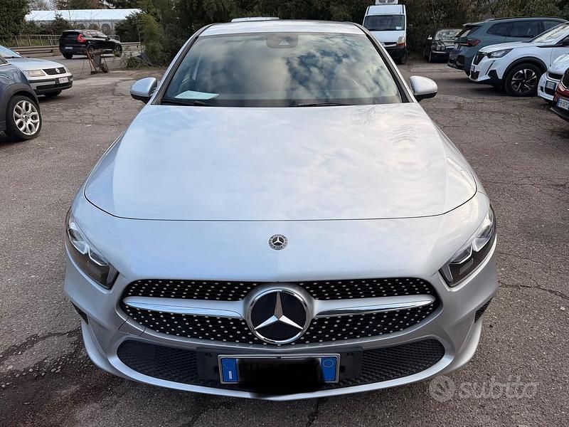 Usata Mercedes A180 115 CV (84 kW) 2019 Grigio Berlina