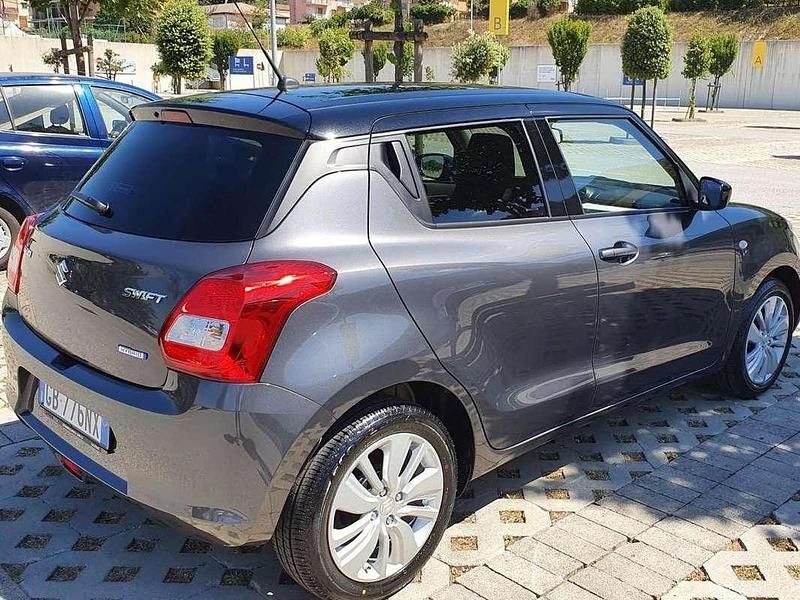 Grigio Usata 2020 Suzuki Swift Cool Due volumi | 12.000 € (Buon prezzo) - Immagine 1/4