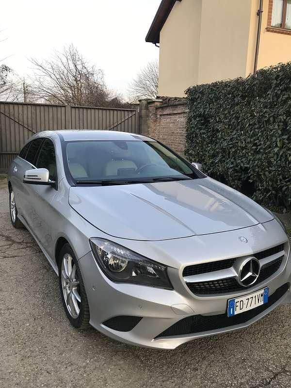 Usata Mercedes CLA200 Shooting Brake 136 CV (100 kW) 2016 Argento Station wagon