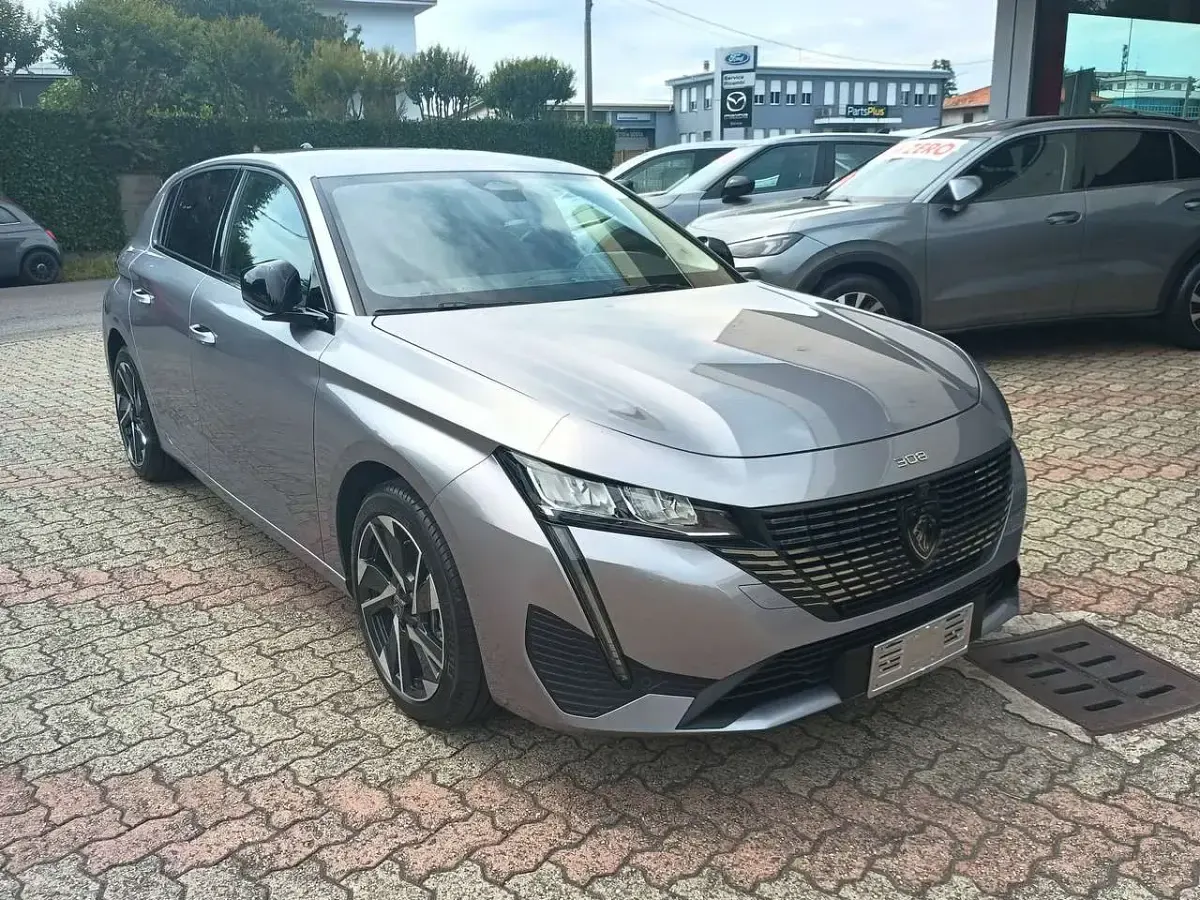 Usata Peugeot 308 Allure 136 CV (100 kW) 2025 Grigio artense Berlina
