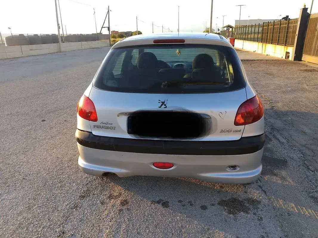 Usata Peugeot 206 68 CV (50 kW) 2006 Berlina