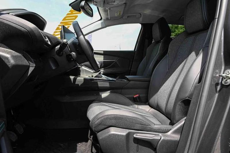 Usata Peugeot 3008 Allure 131 CV (96 kW) 2022 Grigio SUV