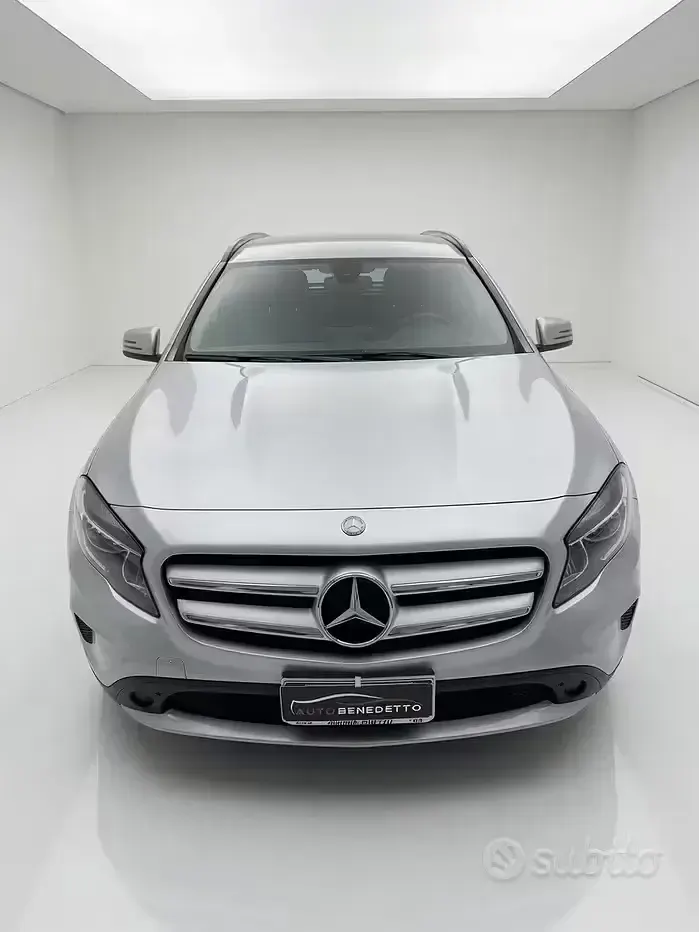 Usata Mercedes GLA200 136 CV (100 kW) 2016 Grigio SUV
