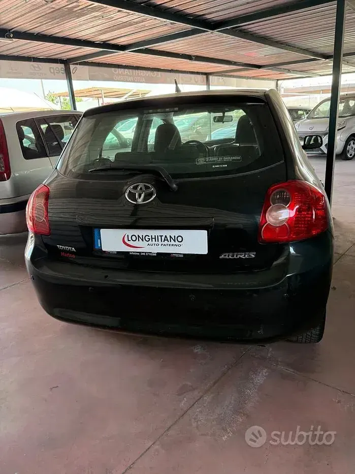 Usata Toyota Auris 90 CV (66 kW) 2007 Nero Utilitaria