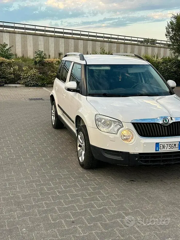 Usata Skoda Yeti 105 CV (77 kW) 2012 Bianco SUV