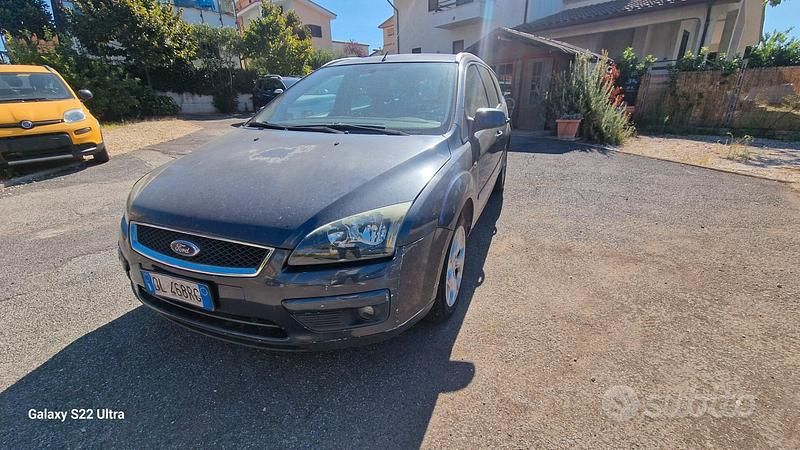 Usata Ford Focus S 90 CV (66 kW) 2007 Grigio Station wagon
