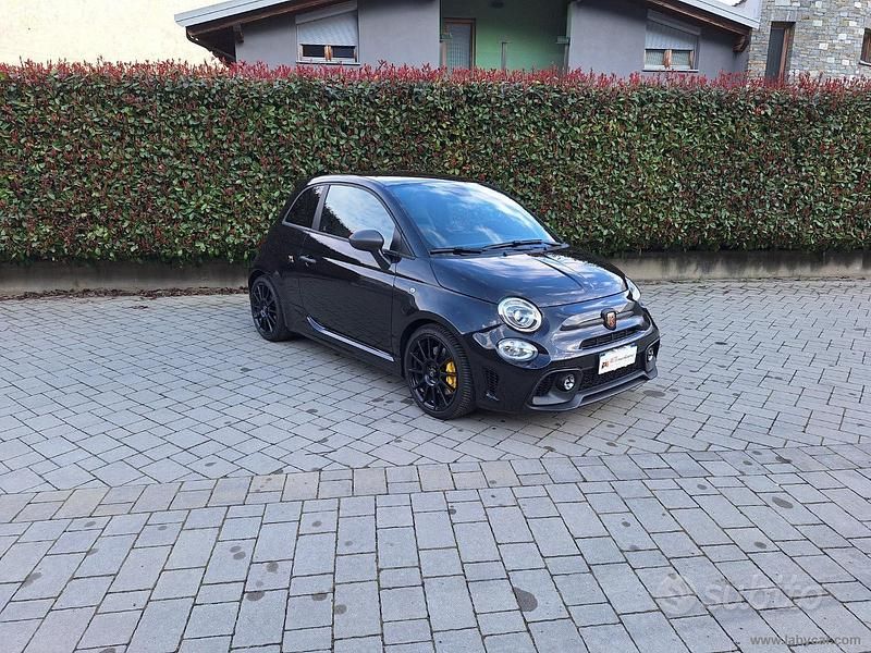 Occasion Abarth 695 180 ch (132 kW) 2024 Noir Citadine