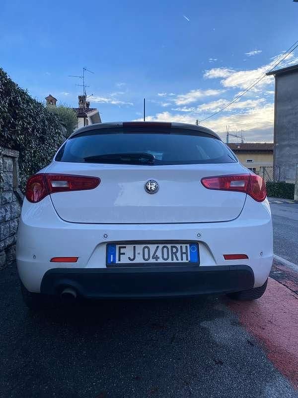 Usata Alfa Romeo Giulietta Distinctive 120 CV (88 kW) 2017 Berlina