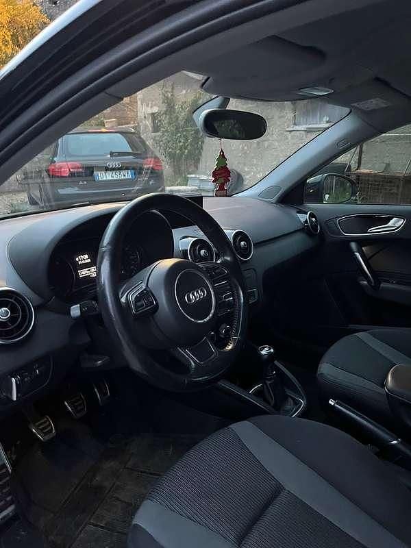 Usata Audi A1 Sportback Ambiente 90 CV (66 kW) 2015 Argento Utilitaria