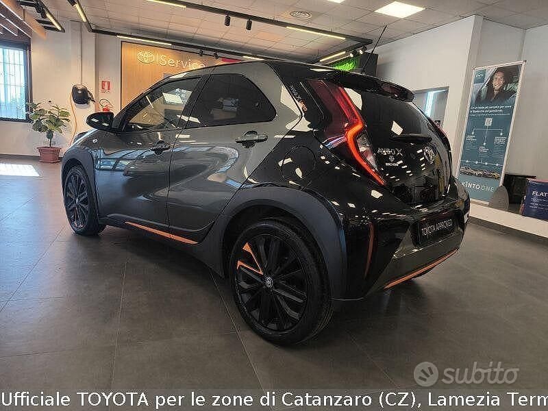 Usata Toyota Aygo X Limited 72 CV (52 kW) 2022 Verde SUV