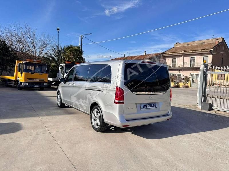 Usata Mercedes V200 136 CV (100 kW) 2018 Grigio Monovolume