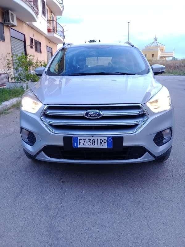 Usata 2019 Ford Kuga Business Edition SUV | 15.800 € (Buon prezzo) - Immagine 1/4