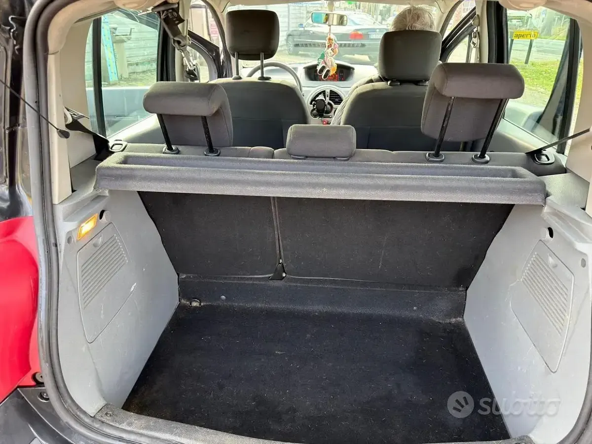 Usata Renault Modus 75 CV (55 kW) 2008 Nero Monovolume