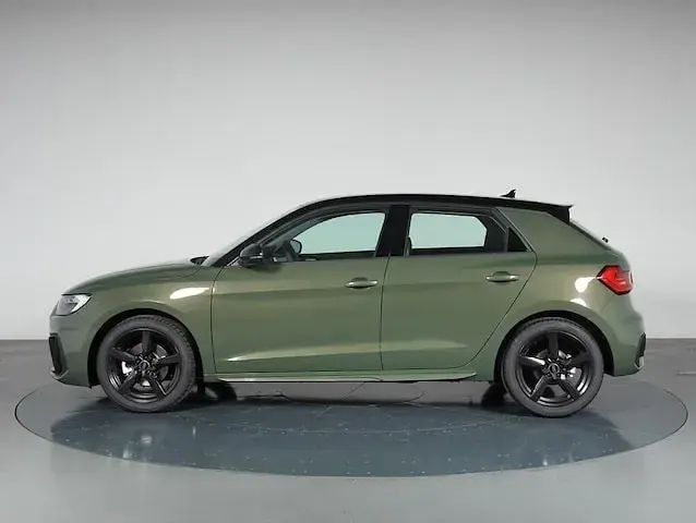 Usata Audi A1 Sportback S-Line 116 CV (85 kW) 2025 Verde distretto metallizzato nero mito m Utilitaria