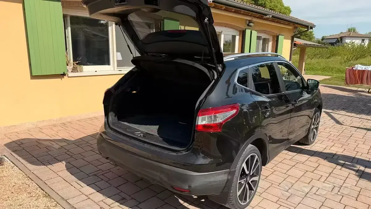 Usata Nissan Qashqai 131 CV (96 kW) 2015 Nero SUV