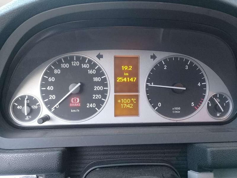 Usata Mercedes B200 140 CV (102 kW) 2008 Monovolume