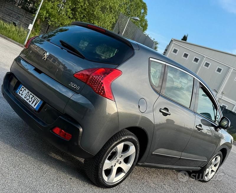Occasion Peugeot 3008 110 ch (80 kW) 2010 Gris Break