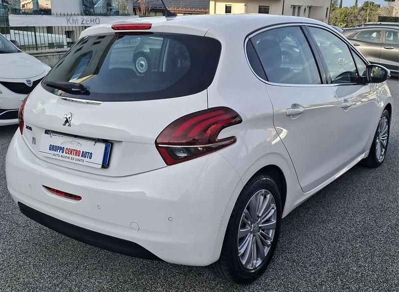 Usata Peugeot 208 Allure 102 CV (75 kW) 2019 Bianco Utilitaria