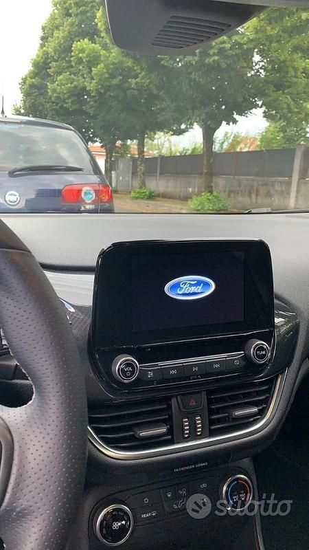 Usata Ford Fiesta ST-Line 125 CV (91 kW) 2018 Grigio Berlina