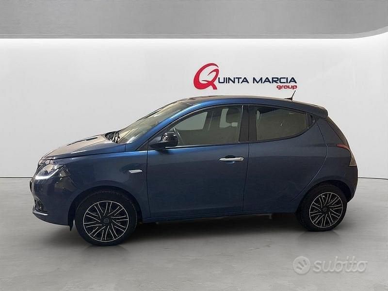 Usata Lancia Ypsilon Silver 69 CV (50 kW) 2023 Blu Utilitaria