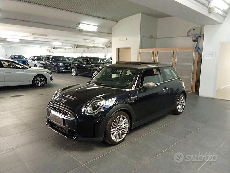 Begagnad Mini Cooper S 178 HK (130 kW) 2023 Svart Halvkombi