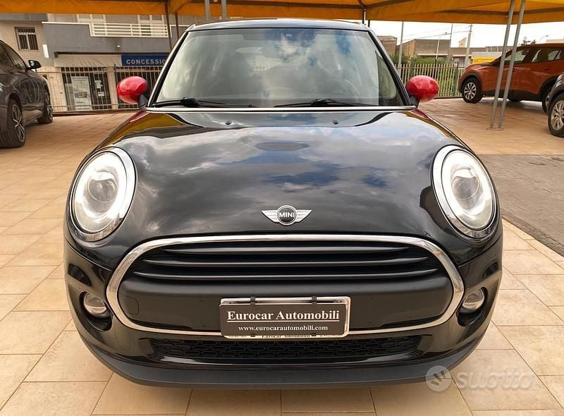 Occasion Mini Cooper D 116 ch (85 kW) 2017 Noir Citadine