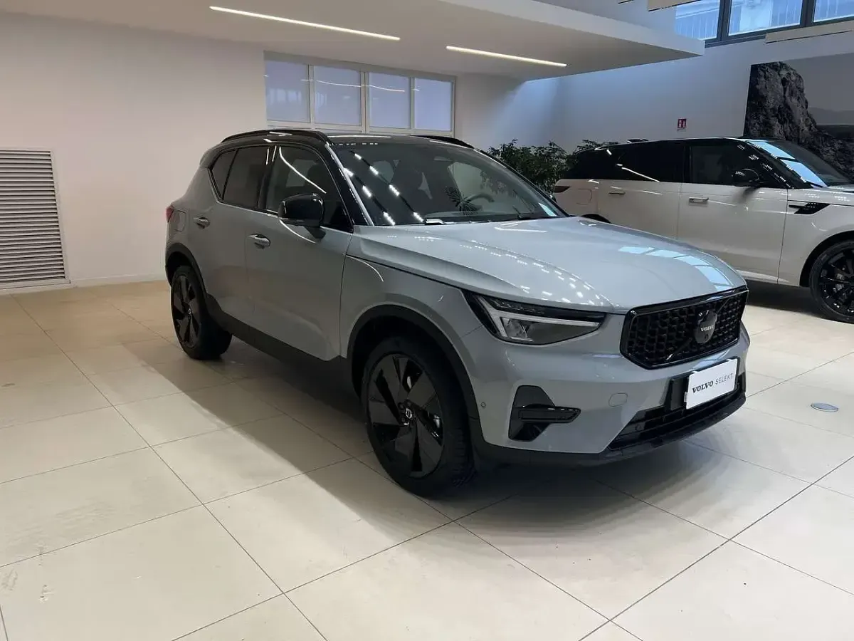 Usata Volvo XC40 Ultra 163 CV (119 kW) 2026 Grigio SUV
