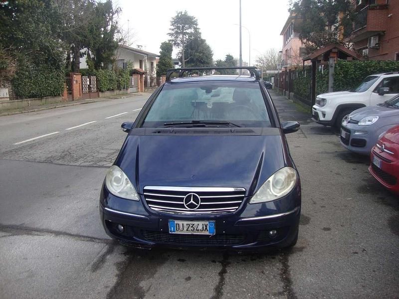 Blu/azzurro Usata 2006 Mercedes A170 Elegance Monovolume | 3400 € (Buon prezzo) - Immagine 1/4