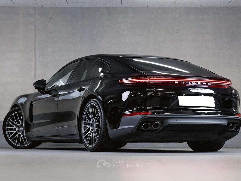 Usata Porsche Panamera 470 CV (345 kW) 2024 Nero Berlina