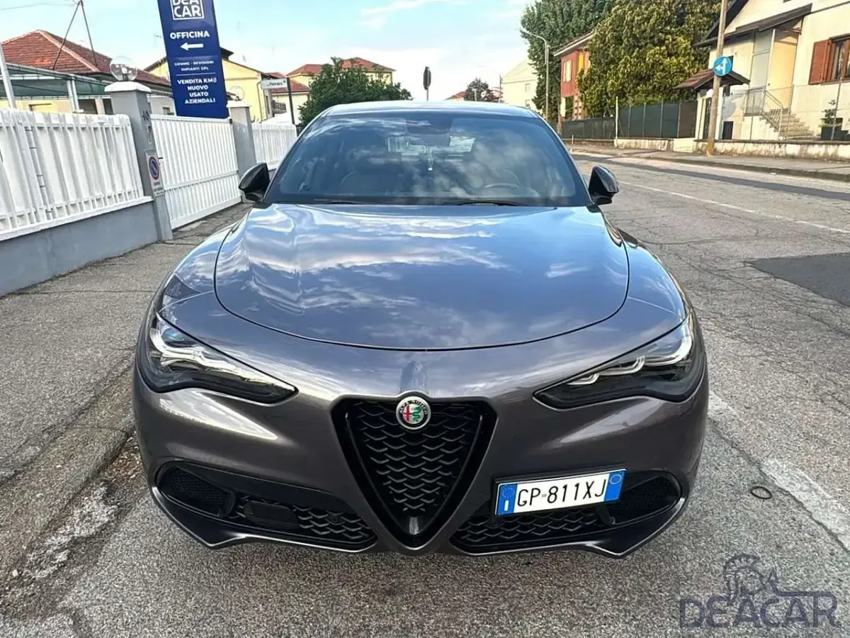 Usata Alfa Romeo Stelvio Super 209 CV (153 kW) 2023 Grigio SUV