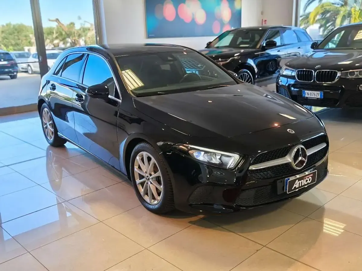 Usata Mercedes A180 116 CV (85 kW) 2018 Nero Berlina