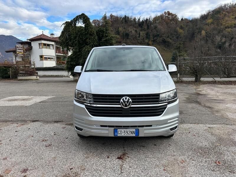 Grigio Usata 2021 VW Caravelle Trendline Monovolume | 28.900 € (Buon prezzo) - Immagine 1/4