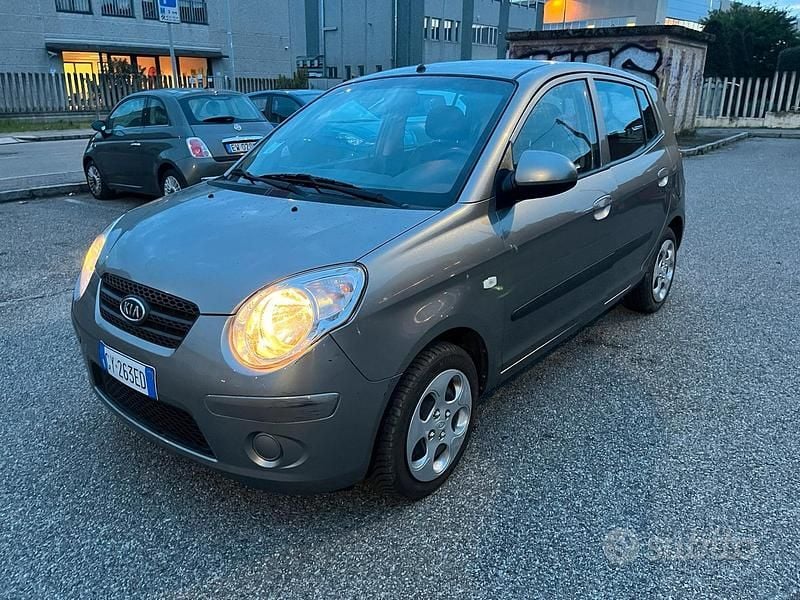 Usata Kia Picanto LX 61 CV (44 kW) 2009 Grigio Utilitaria
