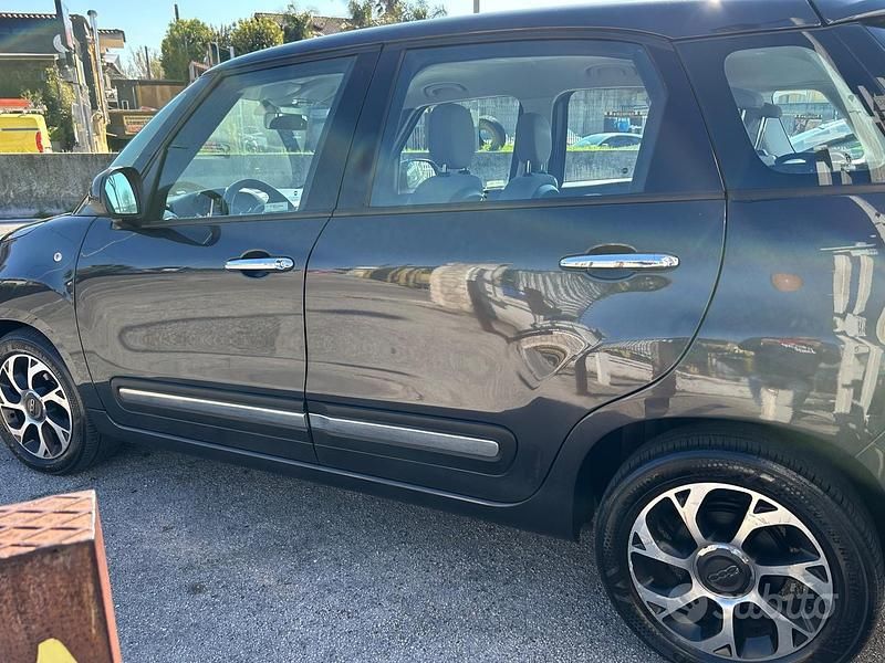 Usata Fiat 500L Pop Star 95 CV (69 kW) 2017 Grigio Monovolume