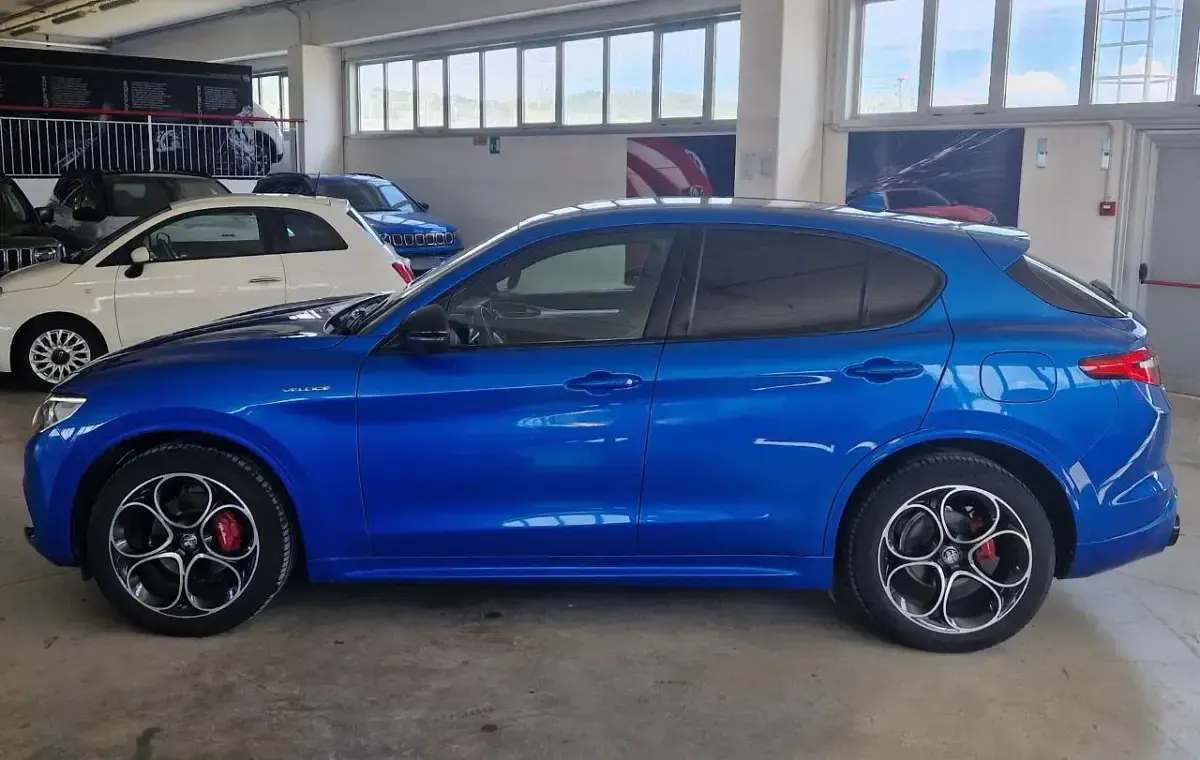 Usata Alfa Romeo Stelvio Veloce 210 CV (154 kW) 2022 Blu/azzurro SUV