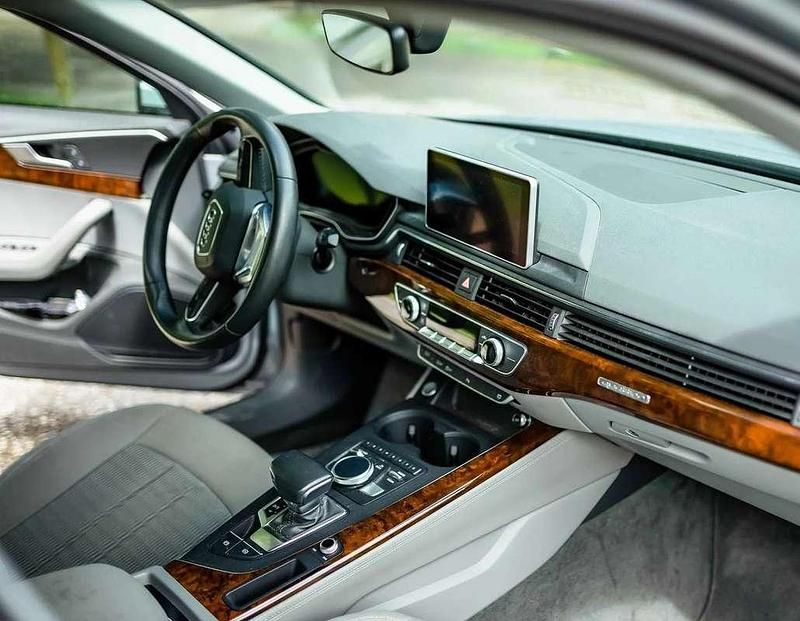 Argento Usata 2016 Audi A4 Ambiente Tre volumi | 20.010 € (Buon prezzo) - Immagine 1/4