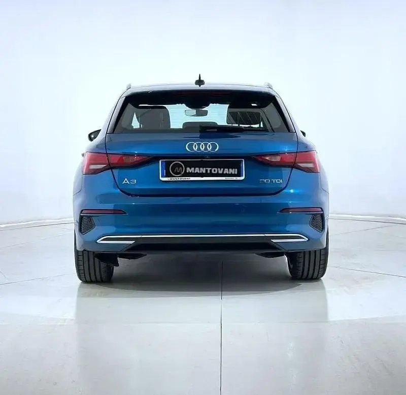 Usata Audi A3 Business 116 CV (85 kW) 2021 Blu Berlina