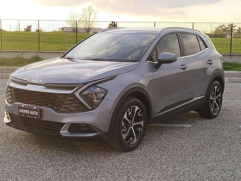 Usata Kia Sportage Style 230 CV (169 kW) 2023 Lunar silver SUV
