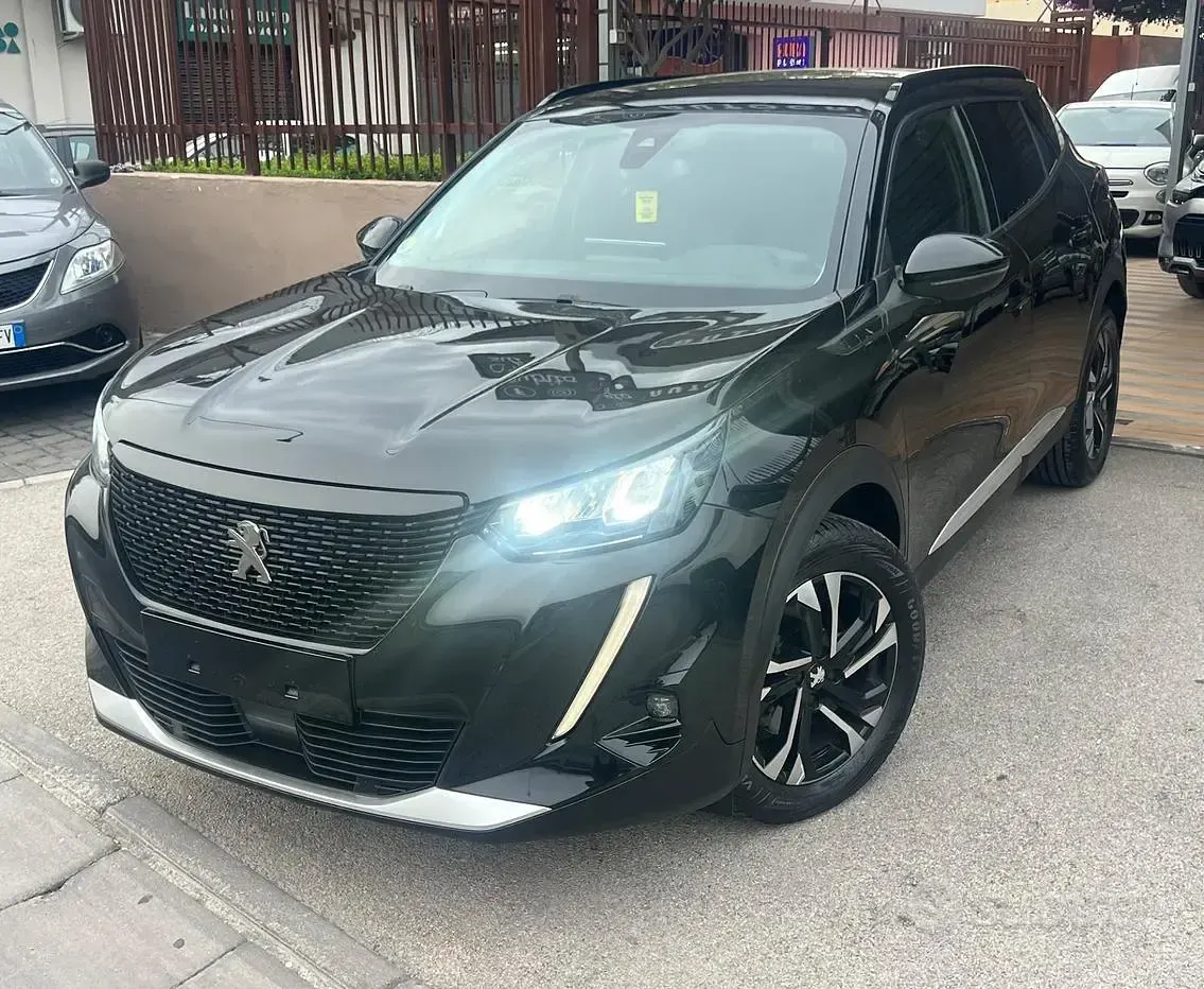 Usata Peugeot 2008 Allure 131 CV (96 kW) 2022 Nero SUV