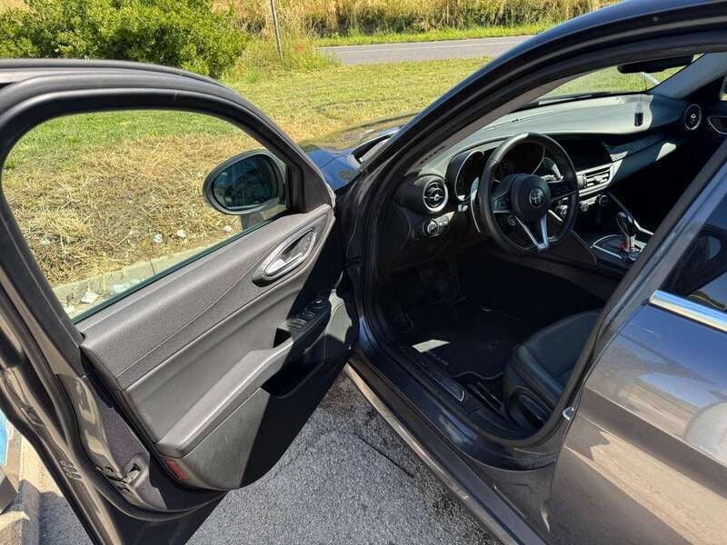Usata Alfa Romeo Giulia Lusso 190 CV (139 kW) 2019 Grigio Berlina