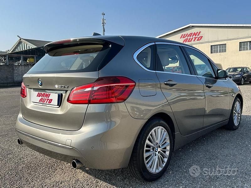 Usata BMW 220 Active Tourer Luxury Line 190 CV (139 kW) 2014 Grigio Monovolume