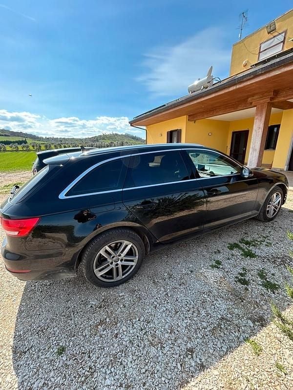Usata Audi A4 Business Plus 150 CV (110 kW) 2018 Nero Station wagon