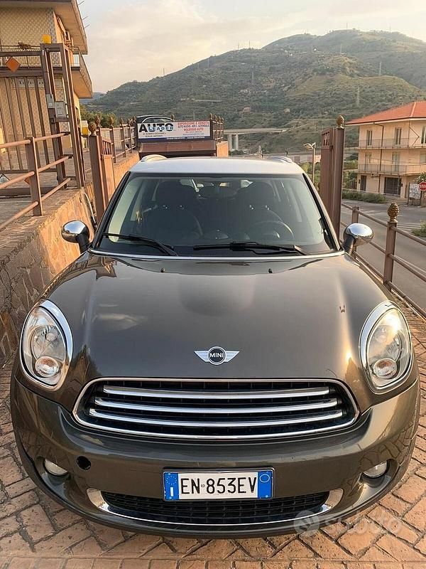 Grigio Usata 2012 Mini Cooper D Countryman SUV | 7500 € (Buon prezzo) - Immagine 1/4