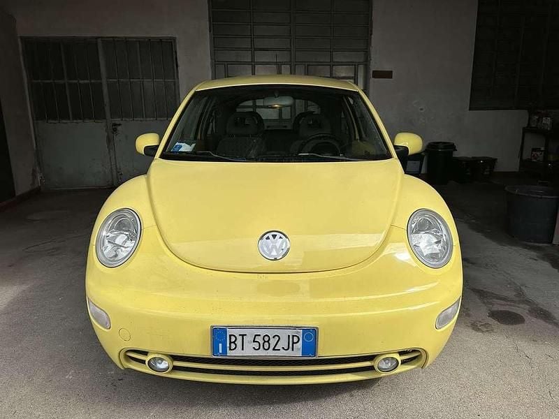 Usata VW New Beetle 101 CV (74 kW) 2000 Utilitaria