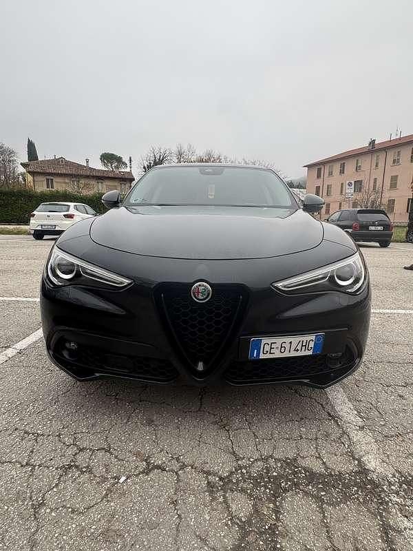 Usata 2020 Alfa Romeo Stelvio Veloce SUV | 32.000 € (Cara) - Immagine 1/4