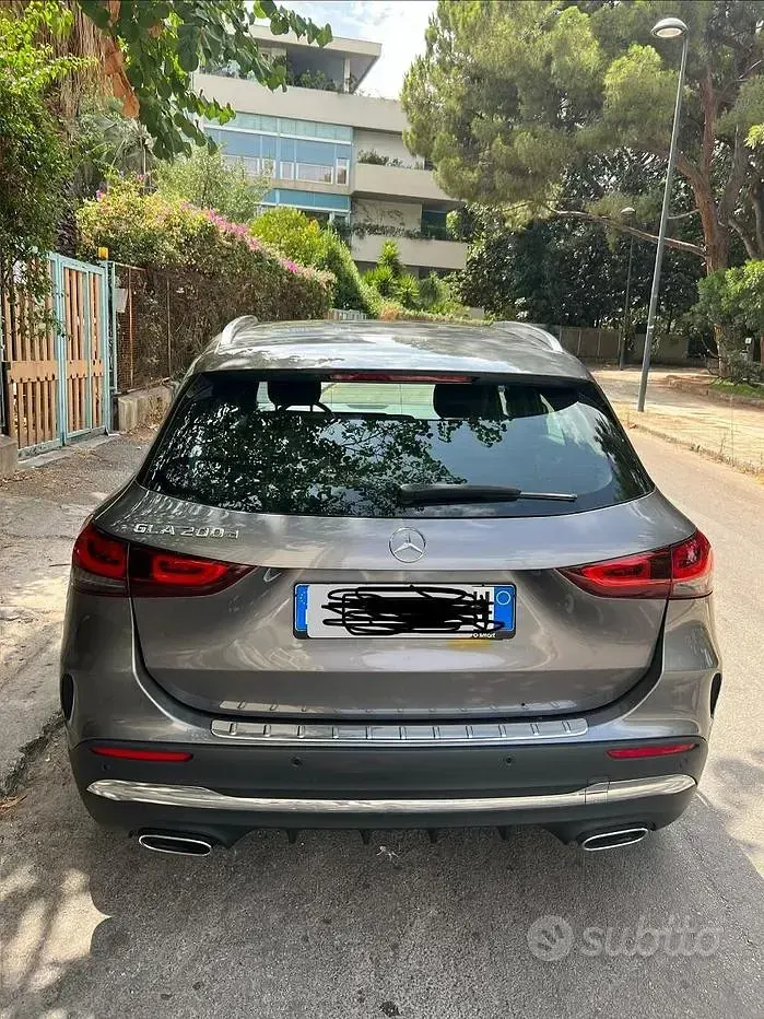Usata Mercedes GLA200 Premium 150 CV (110 kW) 2022 Grigio SUV