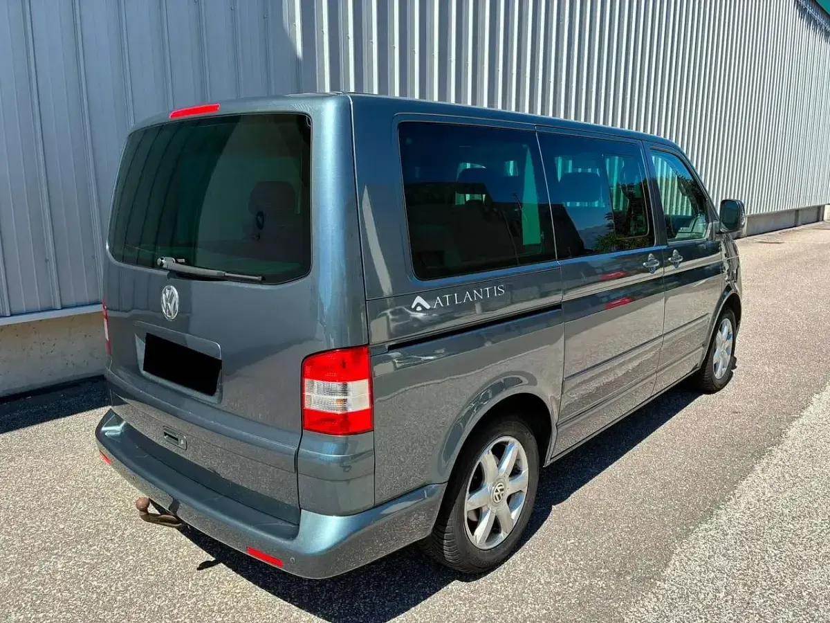 Usata VW Multivan 131 CV (96 kW) 2008 Blu/azzurro Monovolume