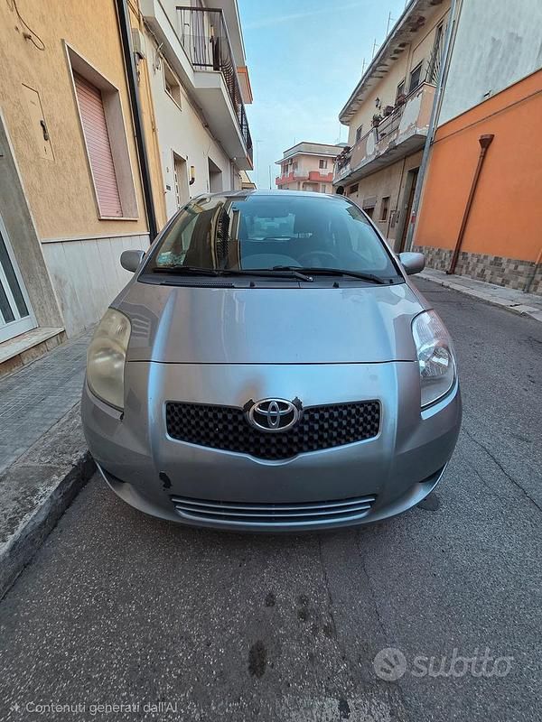 Usata Toyota Yaris 90 CV (66 kW) 2007 Utilitaria