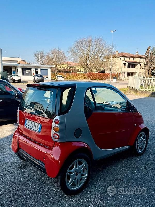 Usata Smart ForTwo Coupé Passion 54 CV (39 kW) 2002 Rosso Coupé