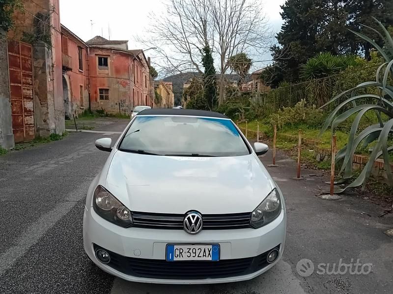 Usata VW Golf Cabriolet 140 CV (102 kW) 2013 Bianco Cabrio